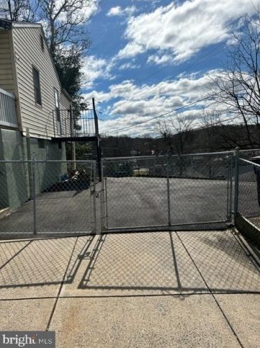 463 Juniata St, Lancaster PA  17602-4445 exterior