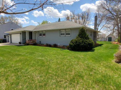 300 11th St, Pipestone, MN 56164-1447