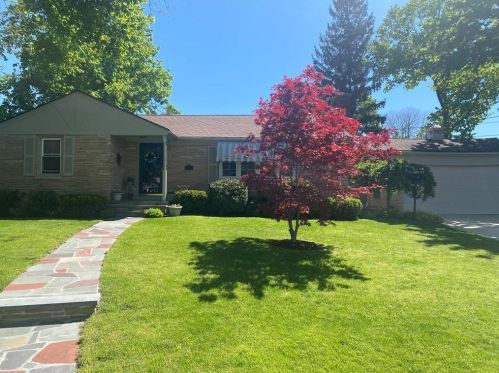 12 Xavier Ct, Warwick, RI 02888-4805