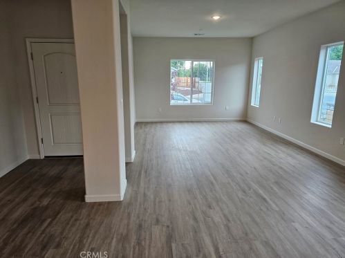300 Oleander Dr, Sharon, CA 93610
