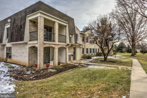 17 Valleybrook Dr, Lancaster, PA 17601-4612