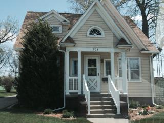 504 7th St, Wisner, NE 68791-2340