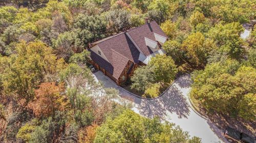 7200 Brady Oaks Dr, Fort Worth TX  76135-9055 exterior