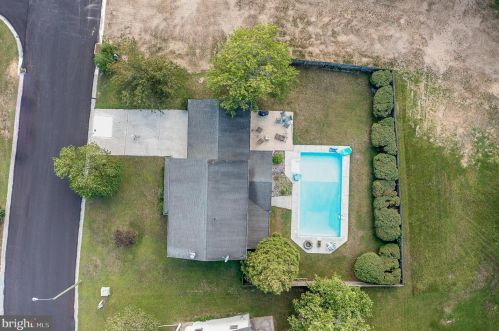 904 Pheasant Dr, Carlisle PA 17013-1255 exterior