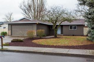 113 Cypress St, Mcminnville OR  97128-7081 exterior