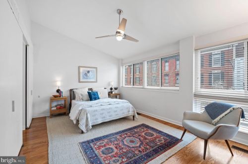 2050 Lombard St, Philadelphia PA  19146-1315 exterior