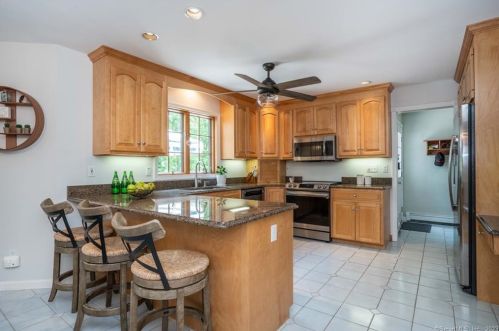 53 Scarboro Rd, Hebron CT  06248-1339 exterior