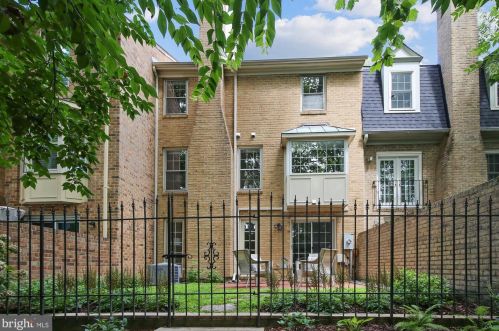 4504 4th Rd, Arlington, VA 22203-2343
