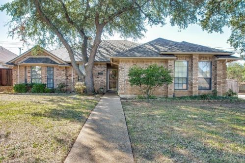 7885 Mahonia Dr, Fort Worth TX  76133-7931 exterior