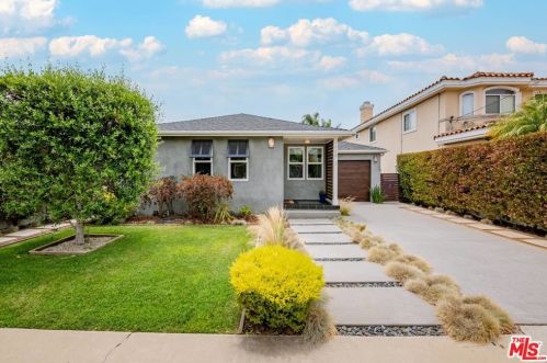 1822 8th St, Manhattan Beach, CA 90266-6323