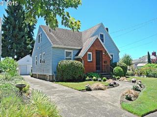 2210 Dekum St, Portland, OR 97217-5333