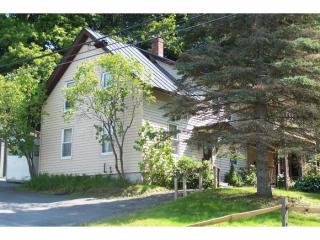 8 Prospect St, Lebanon, NH 03766-1844