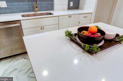 604 Mary St, Lancaster PA  17603-2819 exterior