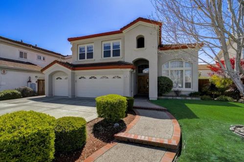 566 Clyde Ct, Milpitas, CA 95035-3914
