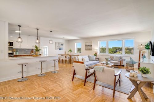 122-K3 Bodman Pl, Tinton Falls NJ  07701-1014 exterior