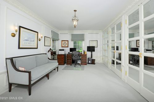 41 Baldwin Farms, Greenwich CT  06831-3306 exterior