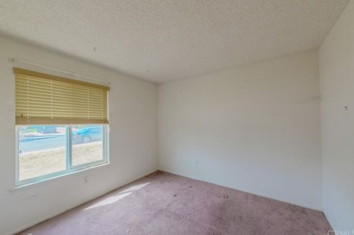 5985 Kitty Hawk Dr, Riverside CA  92504-1445 exterior