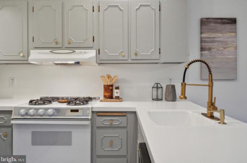 426 Durham St, Philadelphia PA  19119-1222 exterior