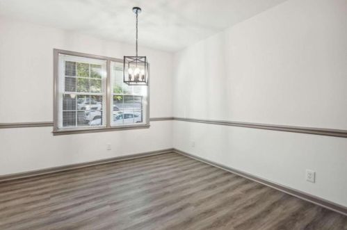 74 Montre Sq, Atlanta GA  30327-4044 exterior