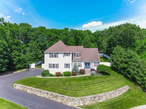 14 Red Fox Run, Waterbury, CT 06716-2769
