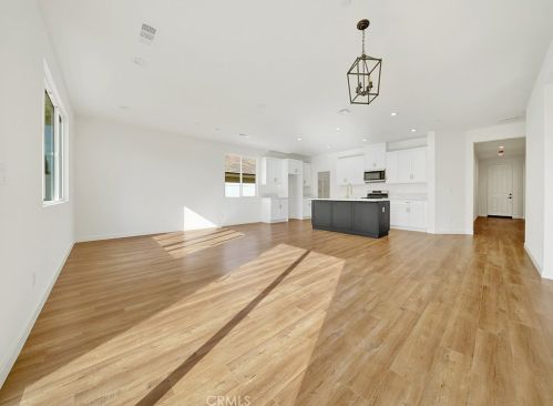 10758 Brookfield Dr, Riverside, CA 92505-3961