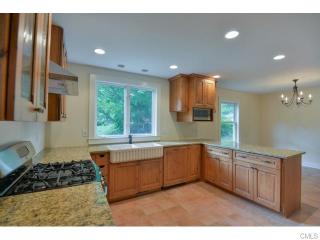 42 New St, Wilton, CT 06897-4918