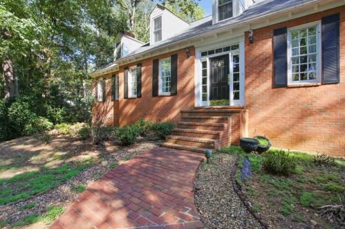 962 Old Mountain Rd, Marietta, GA 30064-1346