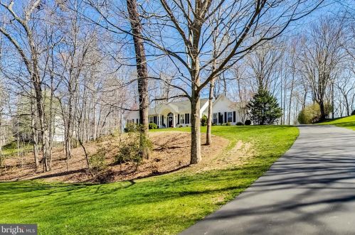 2377 Brighton Pl, Jeffersonton, VA 22724-1759