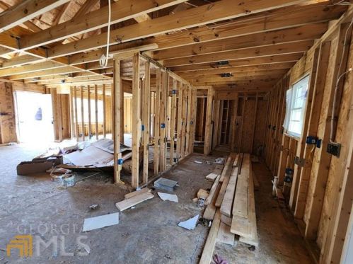 5522 Denny Dr, Atlanta GA  30349-5247 exterior