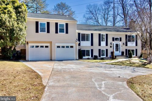 5638 Fort Corloran Dr, Springfield, VA 22015-2113