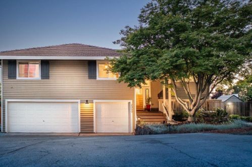 2050 Crest Mar Cir, Folsom, CA 95762-3725