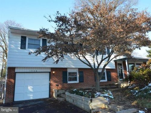 1908 Crooked Oak Dr, Lancaster, PA 17601-6425