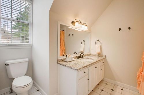 4450 Crestwicke Pointe, Atlanta GA  30319-1081 exterior