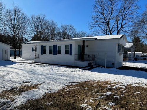 11 Circlefield Dr, Nashua, NH 03062-1106