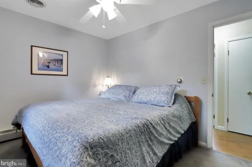 60 Baugher Dr, Hanover PA 17331-4004 exterior