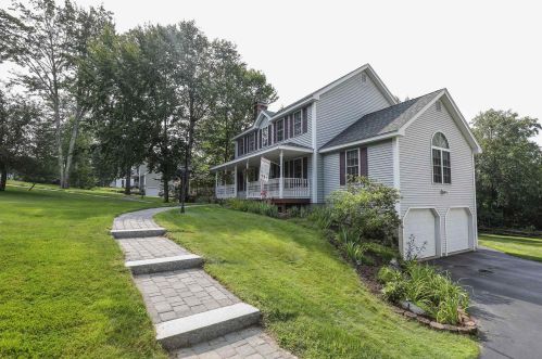 26 Tyler Dr, Goffstown, NH 03045-2141