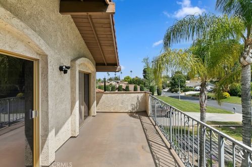 16350 Rancho Escondido Dr, Riverside CA  92506-5816 exterior