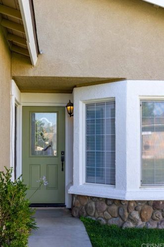 118 Clearview Ct, Tehachapi, CA 93561-2322