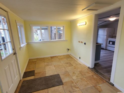 403 700, Perry UT 84302-1621 exterior