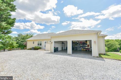 395 Stafford Ln, Harpers Ferry, WV 25425-3098