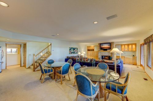 902 Highview Cir, Saint Paul MN  55118-3687 exterior