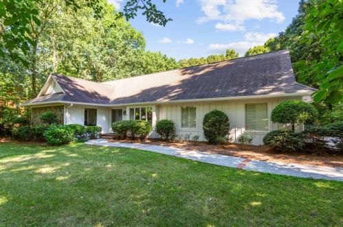 55 Cameron Glen Dr, Atlanta, GA 30328-4705