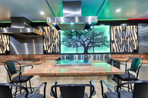 1468 Hillside Dr, Glendale CA  91208-2417 exterior