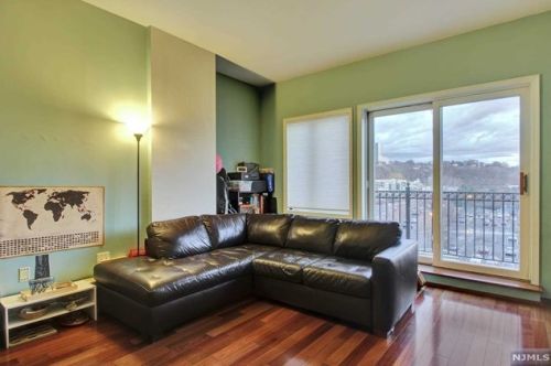 1302 City Pl, Edgewater NJ  07020-3143 exterior