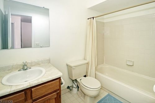 81 Overlook Dr, Hackettstown NJ  07840-4610 exterior