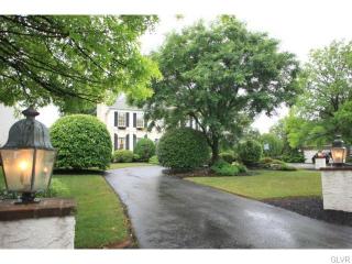 1472 Princeton Ct, Allentown, PA 18104-2247