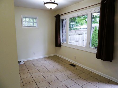 1305 Wood St, Valpo IN 46383-5140 exterior