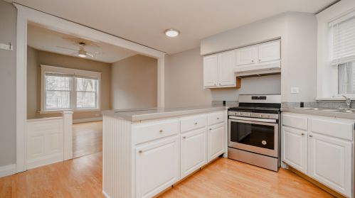 2316 Superior St, Chicago, IL 60612-1232