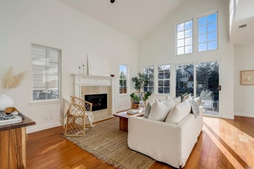 16 Sandpiper Ct, San Rafael, CA 94903-5123