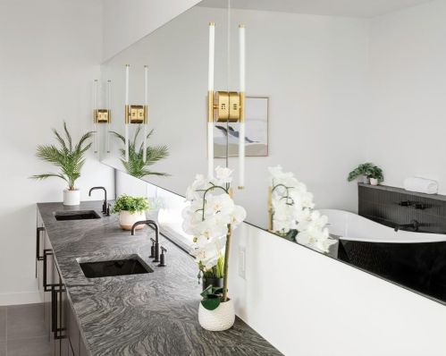 2721 Barton Skwy, Austin TX  78704-4647 exterior